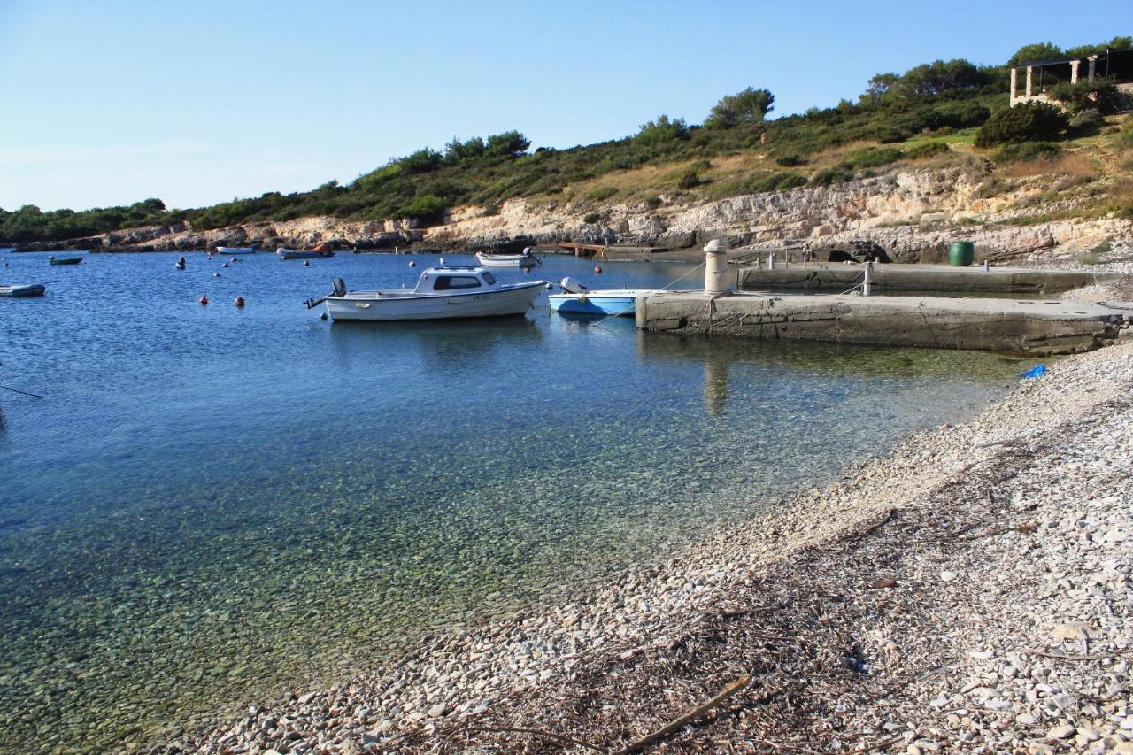 Apartments By The Sea Rukavac, Vis - 2478 Rukavac  Bagian luar foto