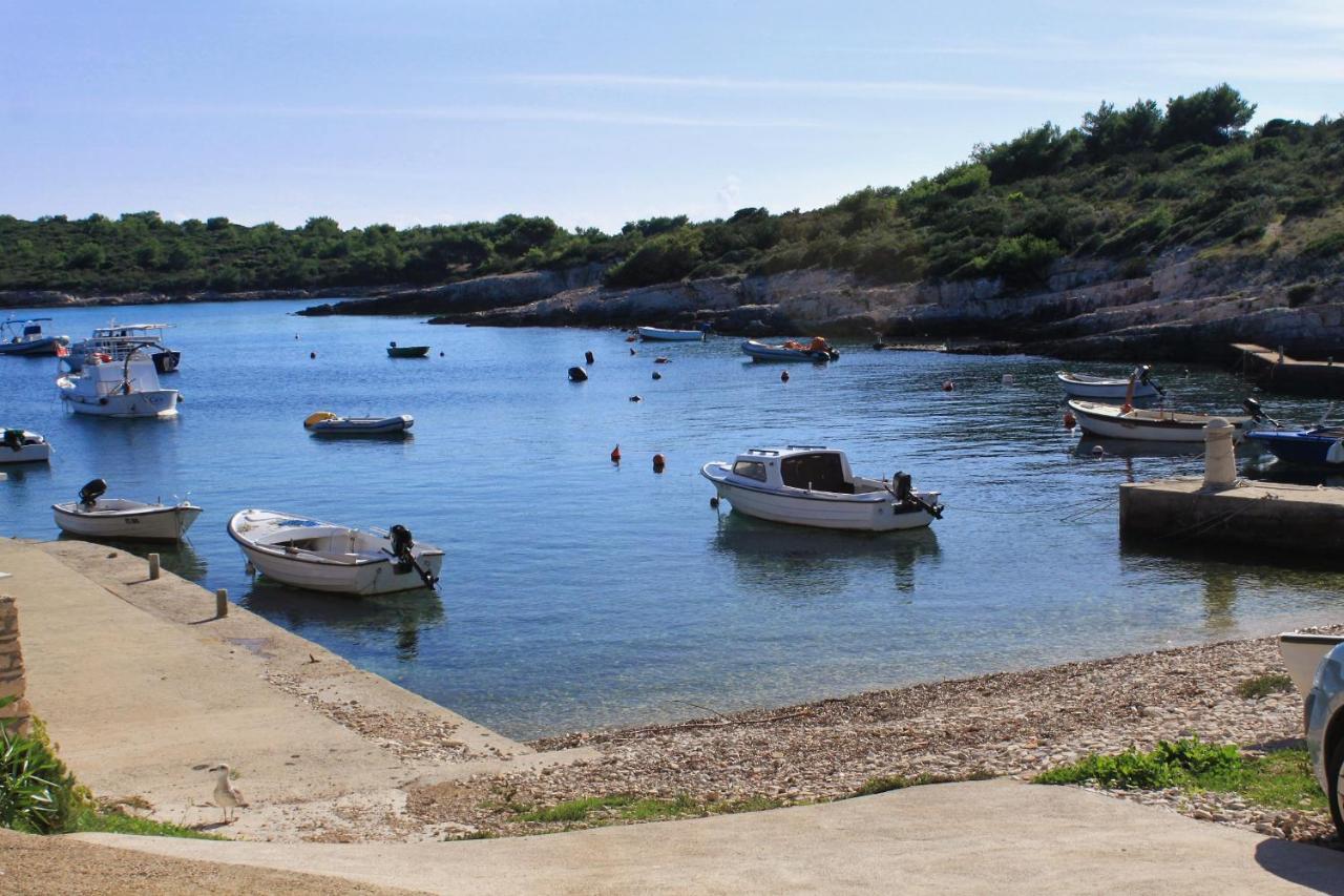 Apartments By The Sea Rukavac, Vis - 2478 Rukavac  Bagian luar foto