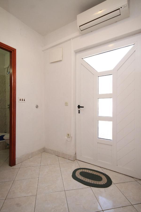 Apartments By The Sea Rukavac, Vis - 2478 Rukavac  Bagian luar foto