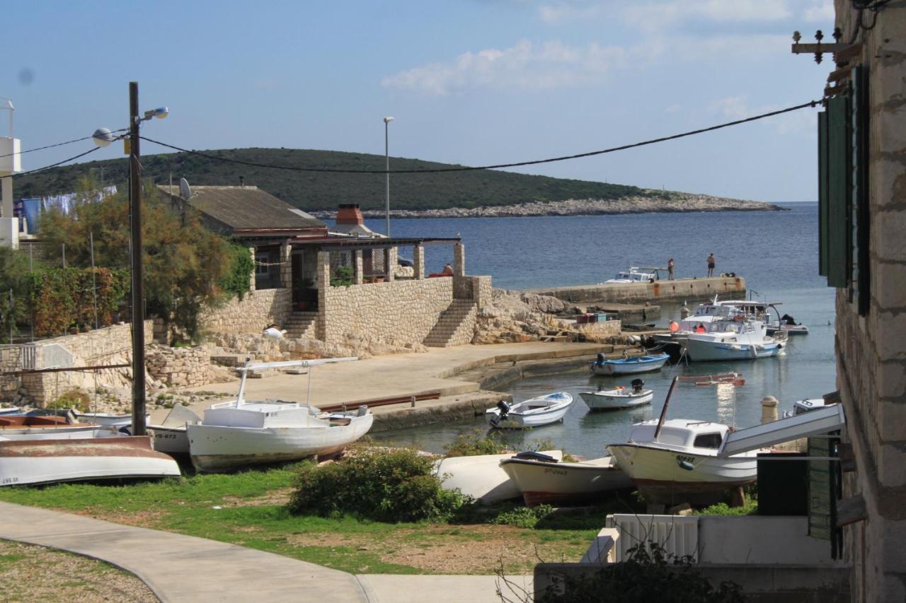 Apartments By The Sea Rukavac, Vis - 2478 Rukavac  Bagian luar foto