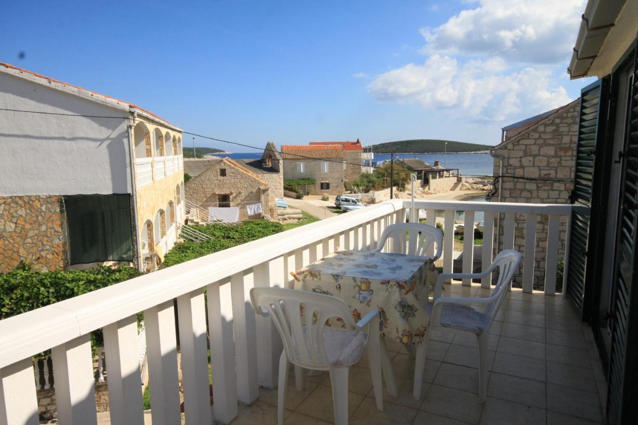 Apartments By The Sea Rukavac, Vis - 2478 Rukavac  Bagian luar foto