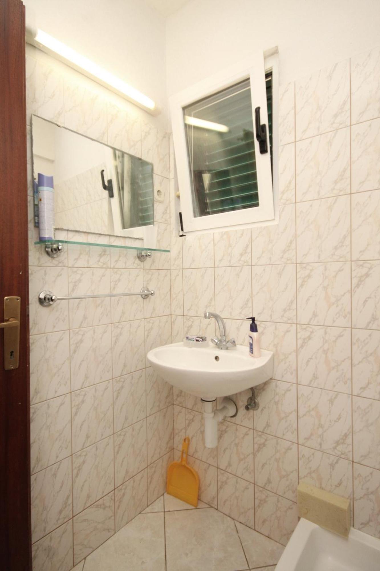 Apartments By The Sea Rukavac, Vis - 2478 Rukavac  Ruang foto